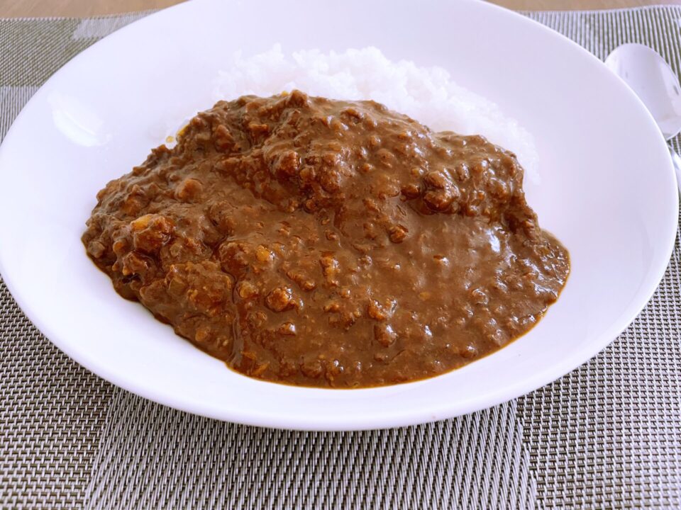 成城石井キーマカレー　ひき肉とひよこ豆がたっぷり入っていて美味しい。