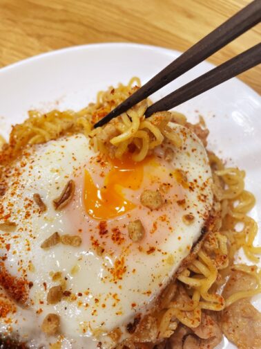 目玉焼きと食べると安定の美味しいさです！
